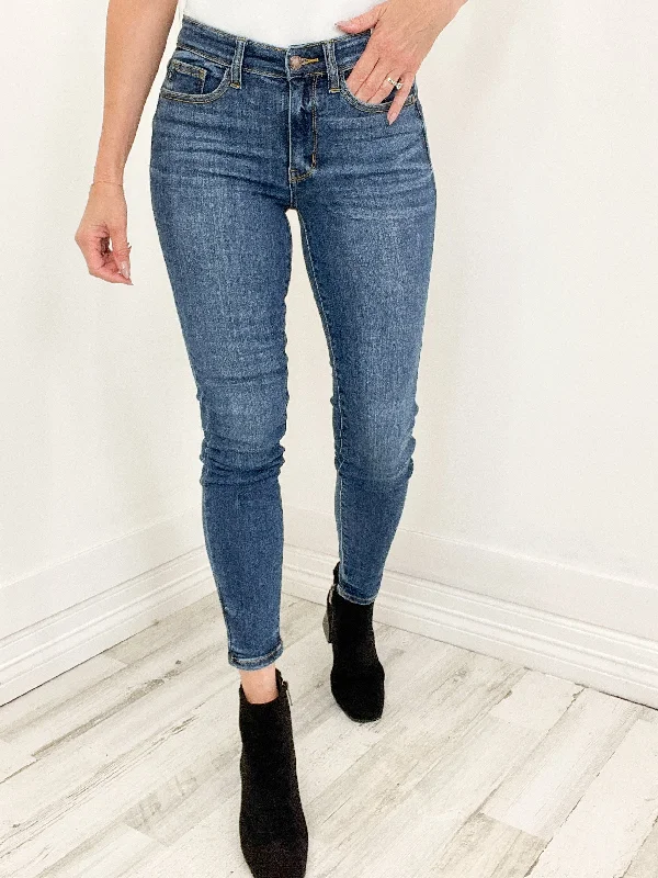 Judy Blue "Bethany" Mid-Rise Skinny Jean