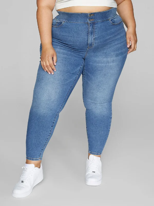 The Limitless Jegging in Med Blue Wash - Tall Inseam